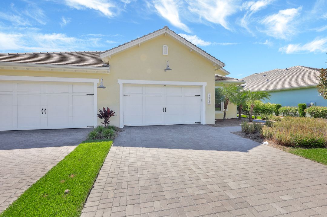 5666 Elbow Ave, Naples, FL 34113