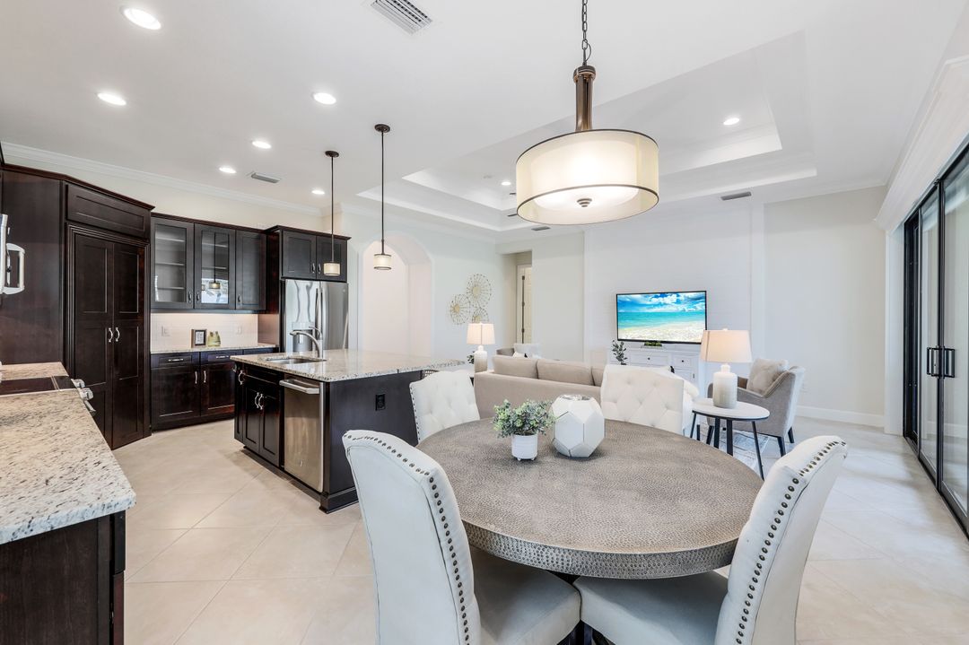 9096 Isla Bella Cir, Bonita Springs, FL 34135