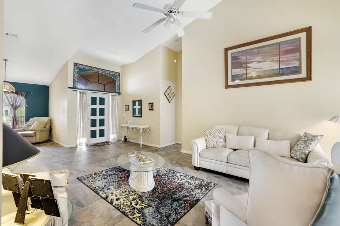 1920 Piccadilly Circus, Naples, FL 34112