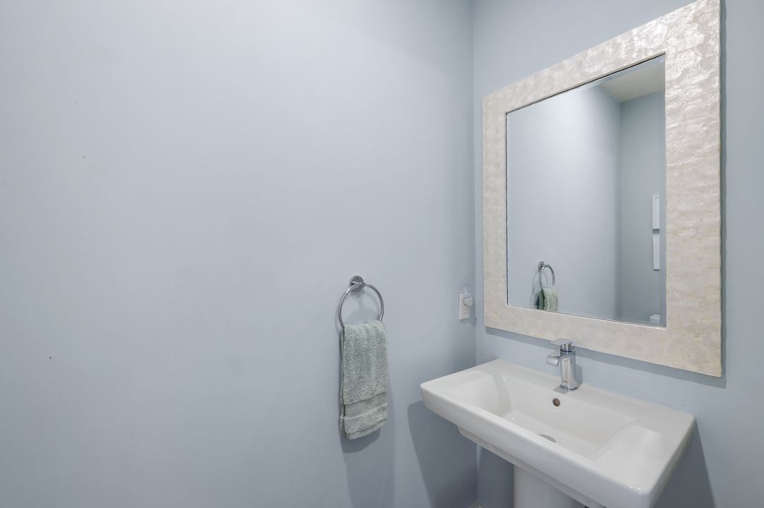 1125 Central Ave #571, Naples, FL 34102