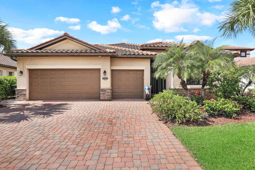 3783 Treasure Cove Cir, Naples, FL 34114