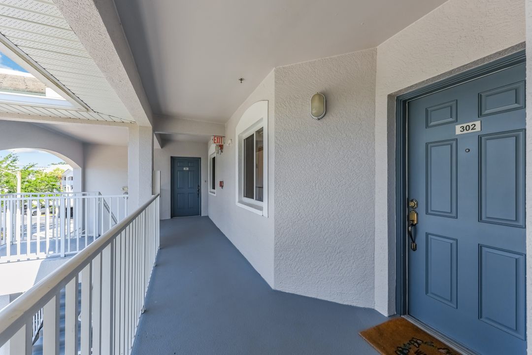 7827 Regal Heron Cir #302, Naples, FL 34104