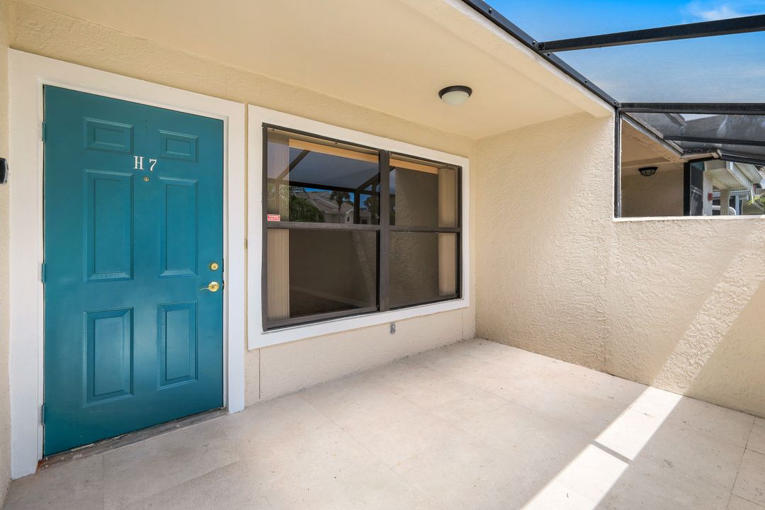 66 Emerald Woods Dr #H7, Naples, FL 34108