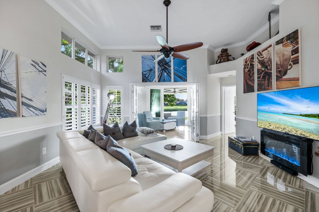 10366 Quail Crown Dr, Naples, FL 34119