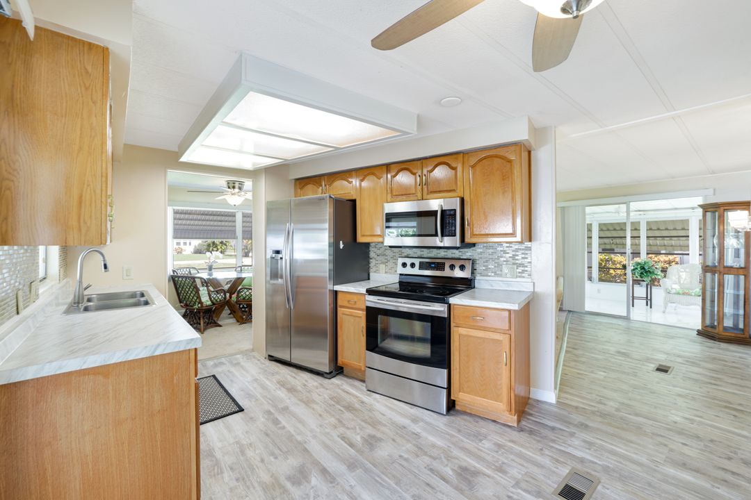 95 Lemans Dr, Naples, FL 34112