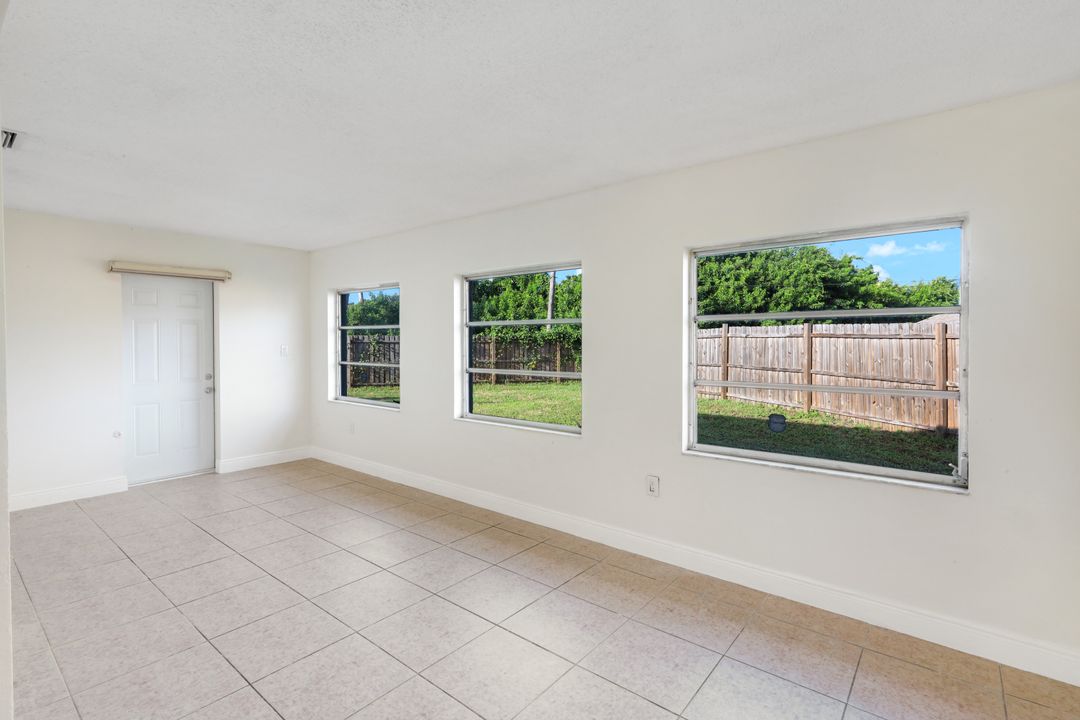 801 McMahon Ave NW, Port Charlotte, FL 33948