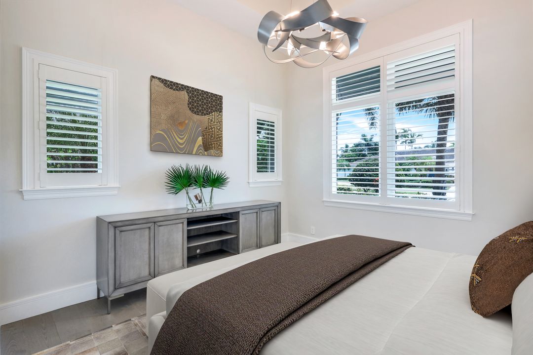 569 Neapolitan Way, Naples, FL 34103