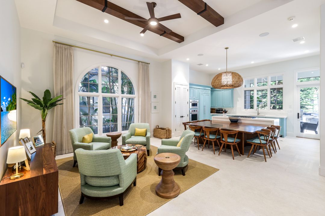 2904 Tiburon Blvd E, Naples, FL 34109