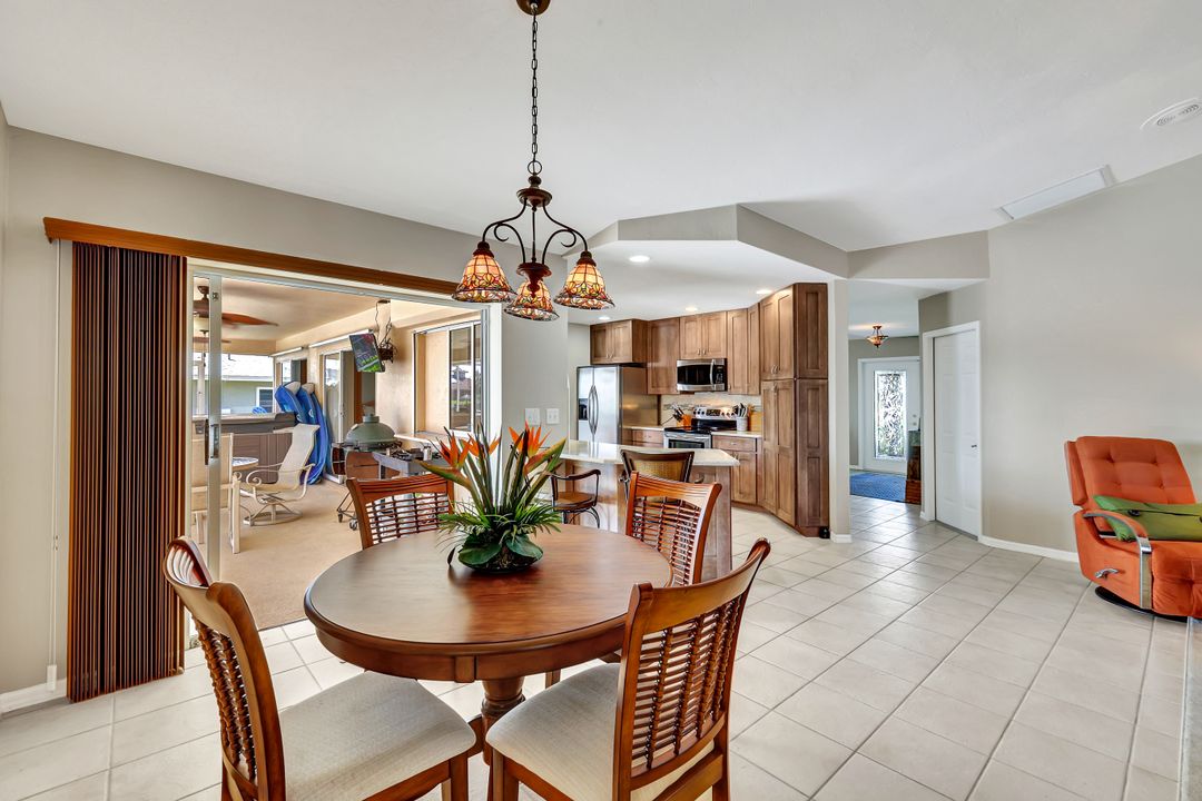 3749 SW 2nd Ave, Cape Coral, FL 33914