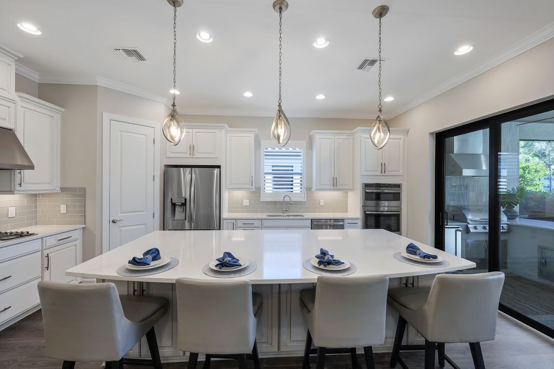 9500 Montelanico Loop, Naples, FL 34119