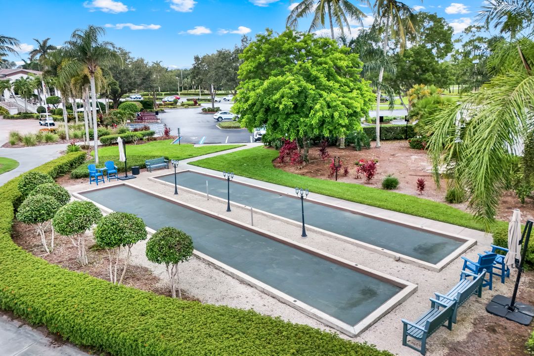 7511 Hogan Ct, Naples, FL 34113