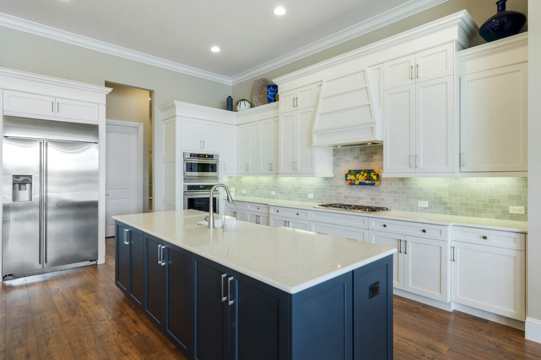 9010 Arrezo Ct, Naples, FL 34119