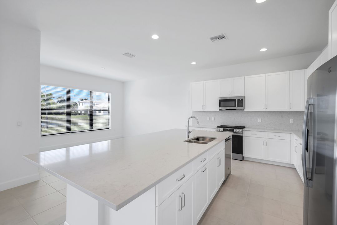 20703 Fair Oak Ln, Estero, FL 33928