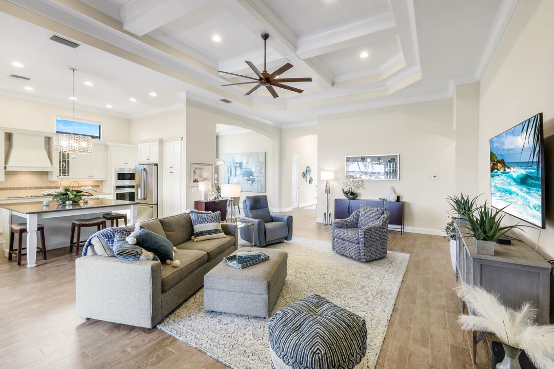 11925 Heather Woods Ct, Naples, FL 34120