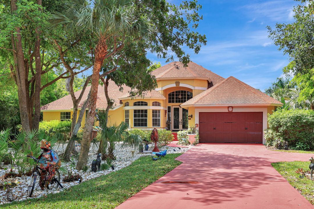 1904 Bethany Pl, Naples, FL 34109