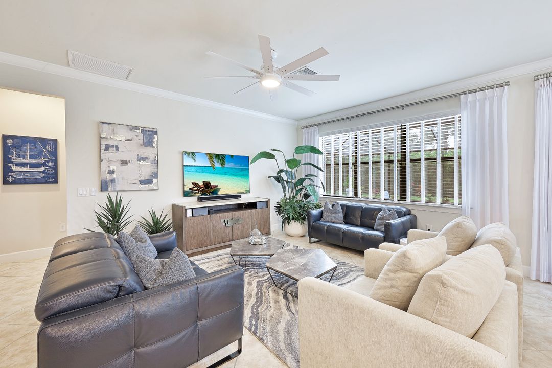 7256 Live Oak Dr, Naples, FL 34114