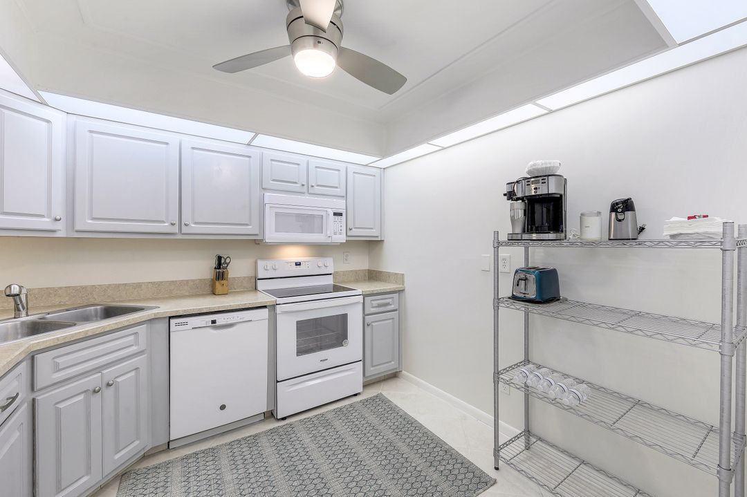 4200 Belair Ln #111, Naples, FL 34103