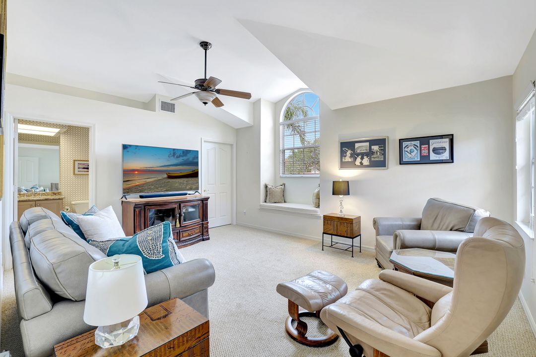 6200 Reserve Cir #404, Naples, FL 34119