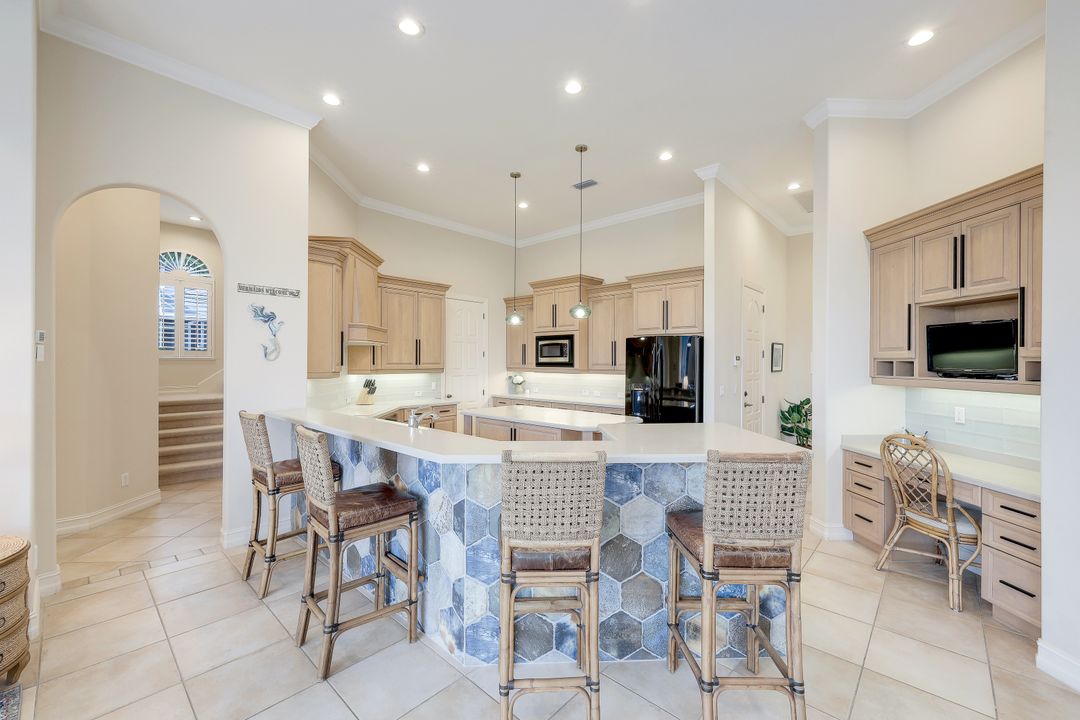 458 Spinnaker Dr, Marco Island, FL 34145