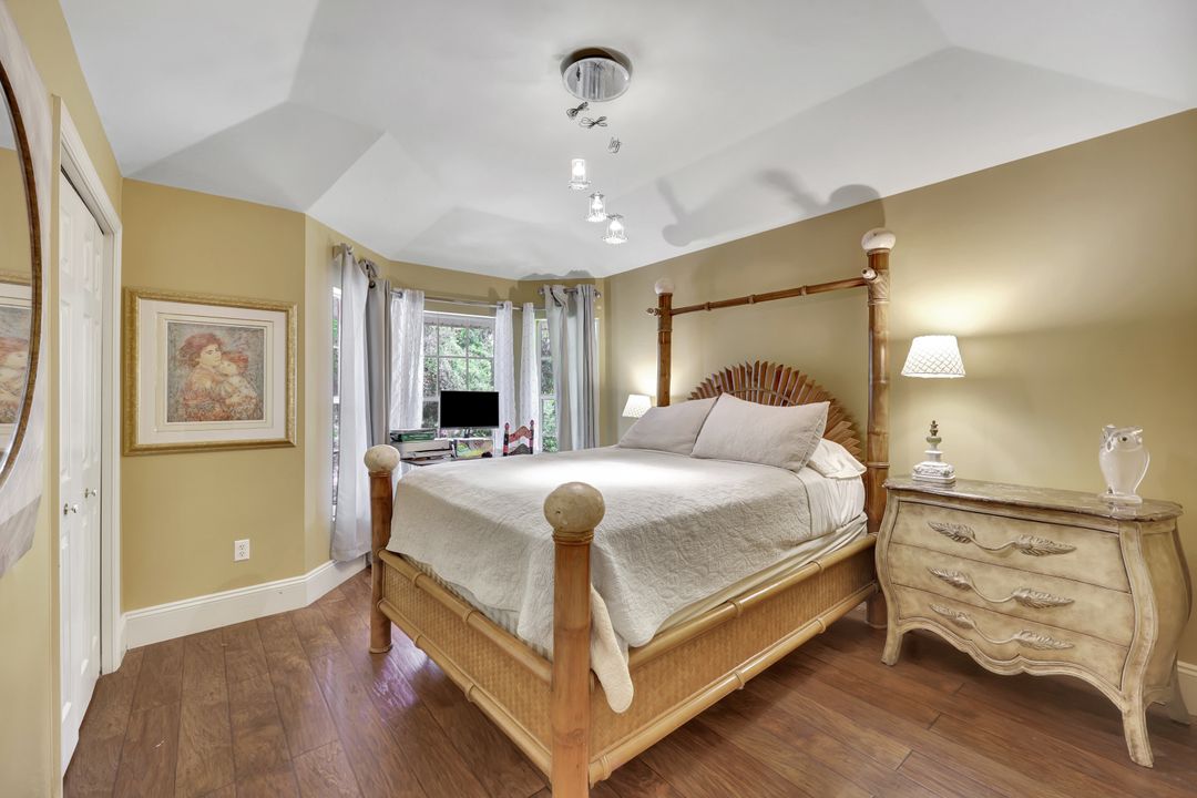 1904 Bethany Pl, Naples, FL 34109