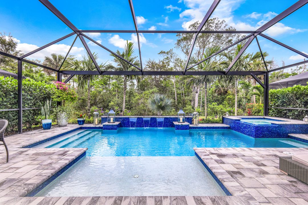 6323 Antigua Way, Naples, FL 34112