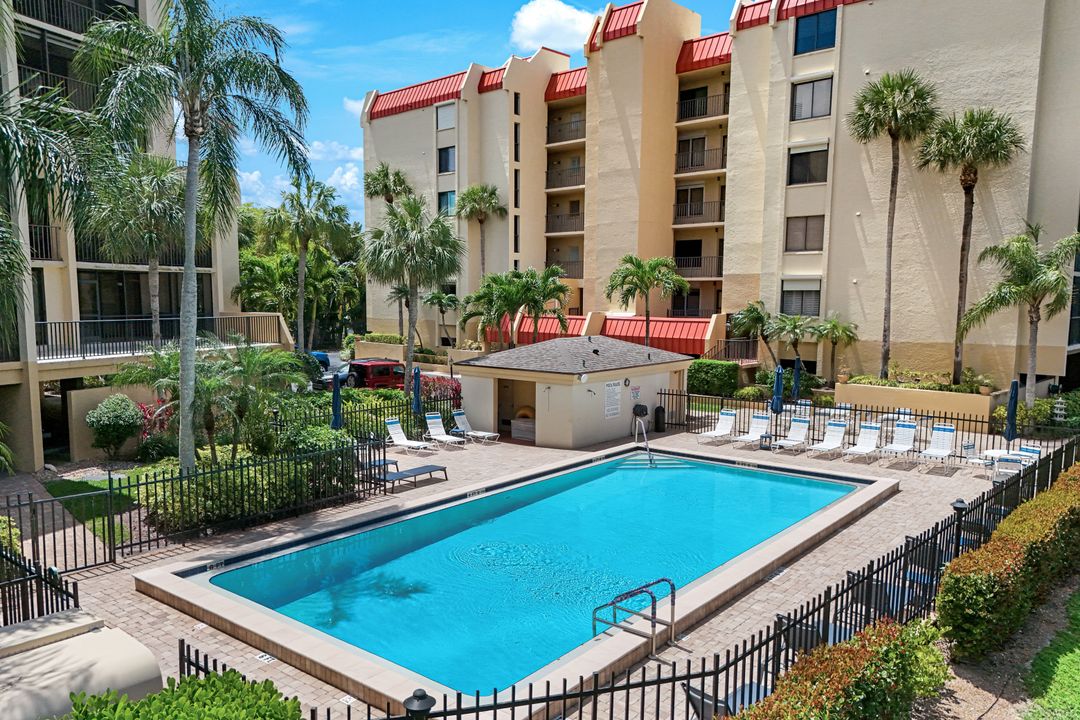 7119 Lakeridge View Court #302, Fort Myers, FL 33907