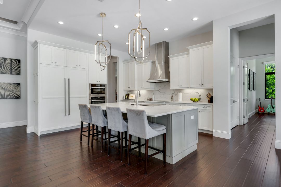 5861 Napa Woods Way, Naples, FL 34116