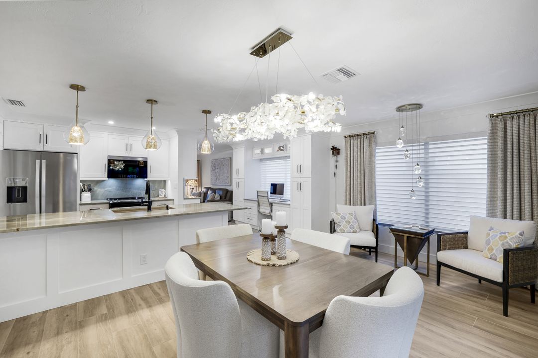 585 100th Ave N, Naples, FL 34108