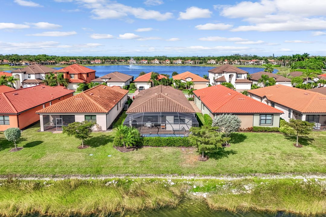 1603 Santiago Cir, Naples, FL 34113