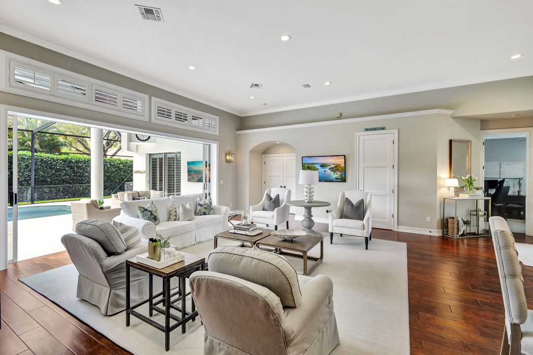 8019 San Simeon, Naples, FL 34109