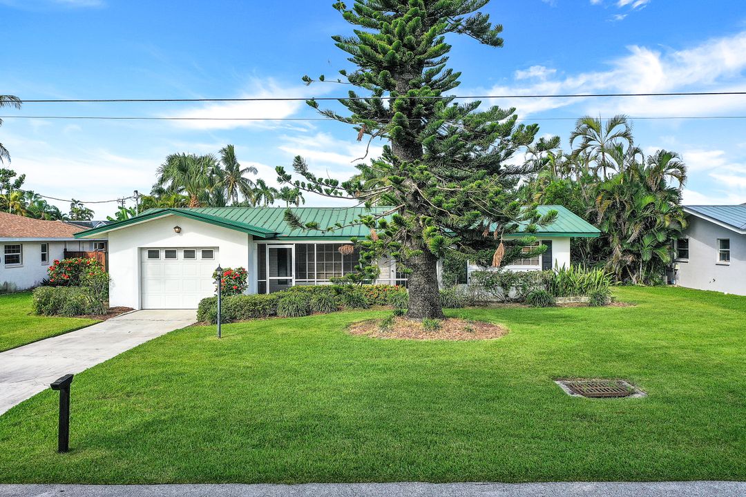 5330 Cocoa Ct, Cape Coral, FL 33904