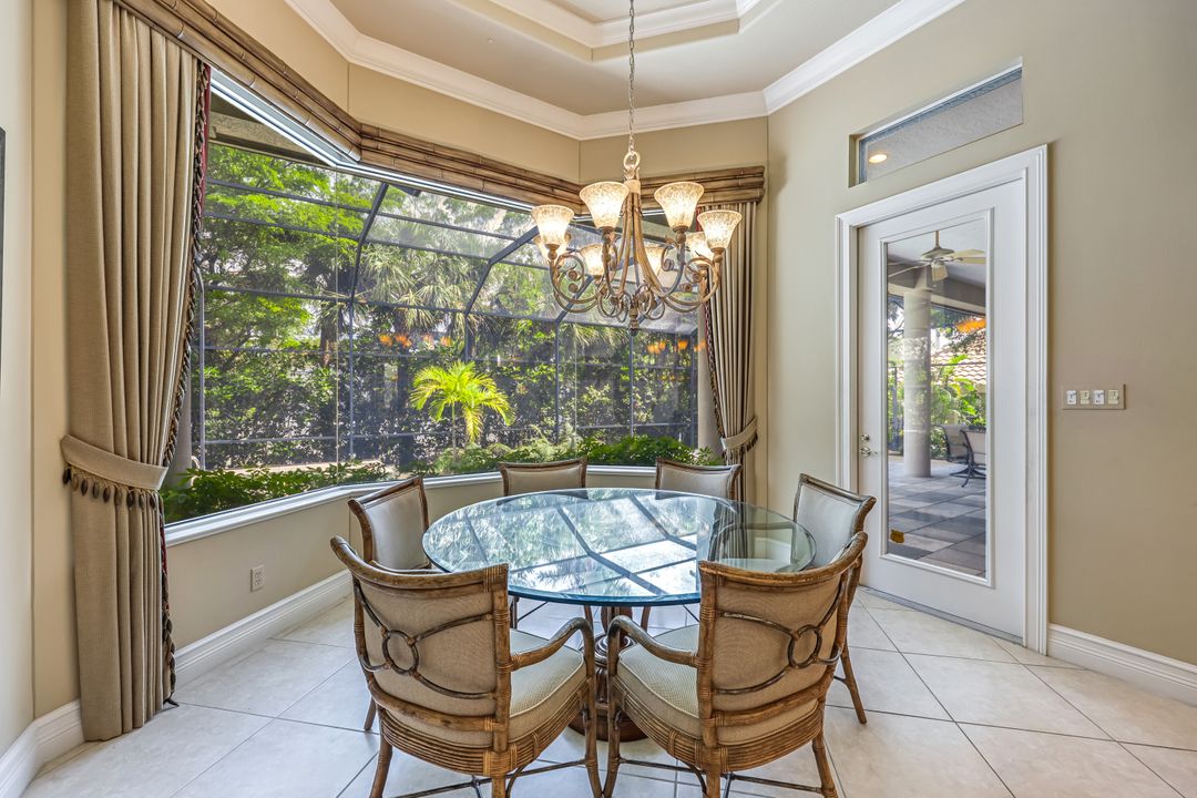 258 9th Ave S, Naples, FL 34102