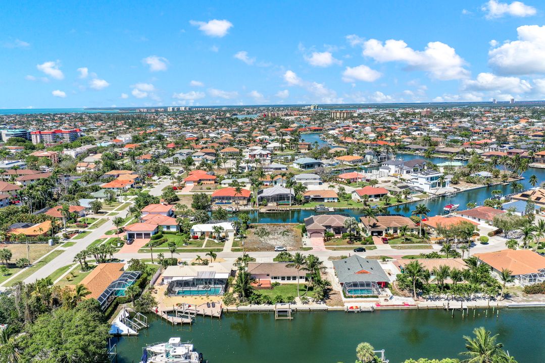 811 Wintergreen Ct, Marco Island, FL 34145