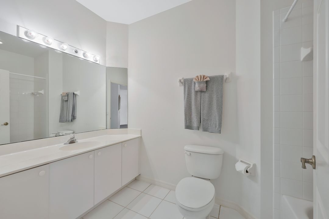 5963 Sand Wedge Ln #207, Naples, FL 34110