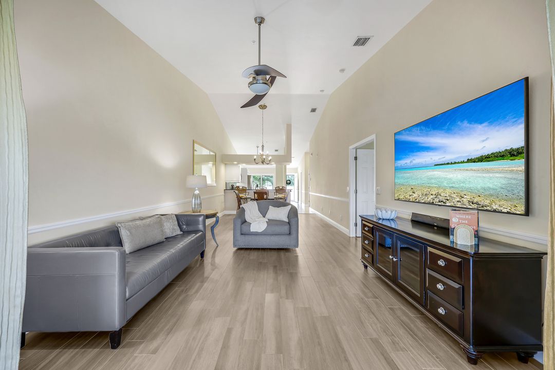 6720 Beach Resort Dr #10, Naples, FL 34114