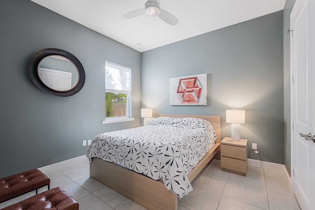 838 95th Ave N, Naples, FL 34108