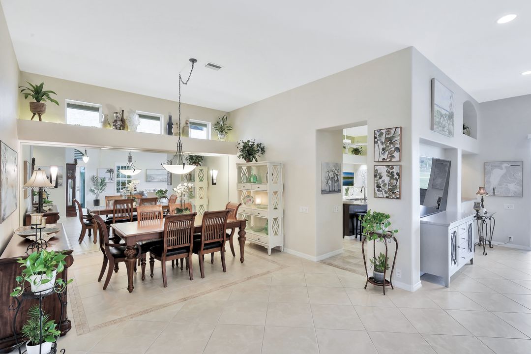 10395 Quail Crown Dr, Naples, FL 34119