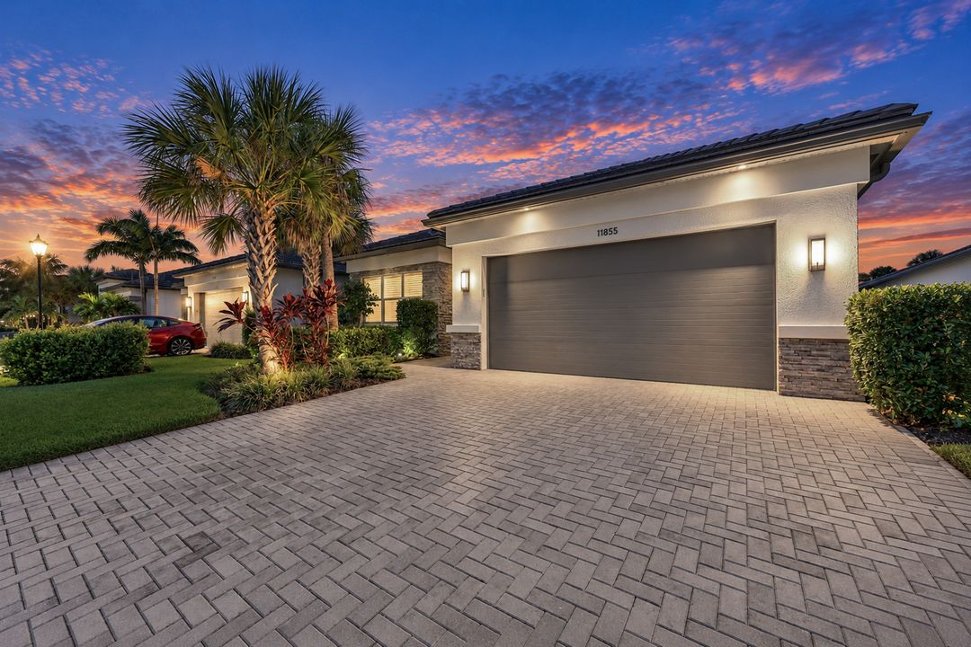 11855 Gardenia Ave, Naples, FL 34120