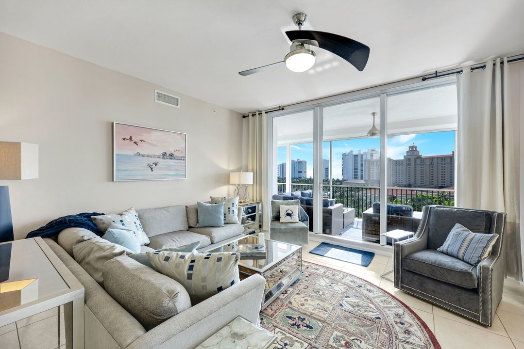 400 Flagship Dr #902, Naples, FL 34108