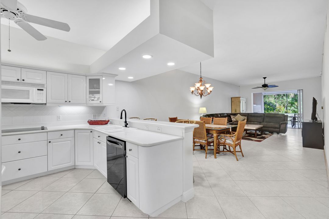 2355 Hidden Lake Dr #3, Naples, FL 34112