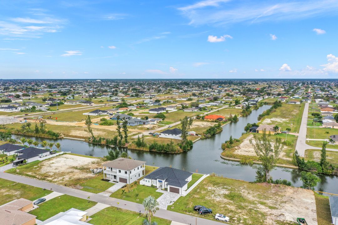 109 NE 8th Terrace, Cape Coral, FL 33909