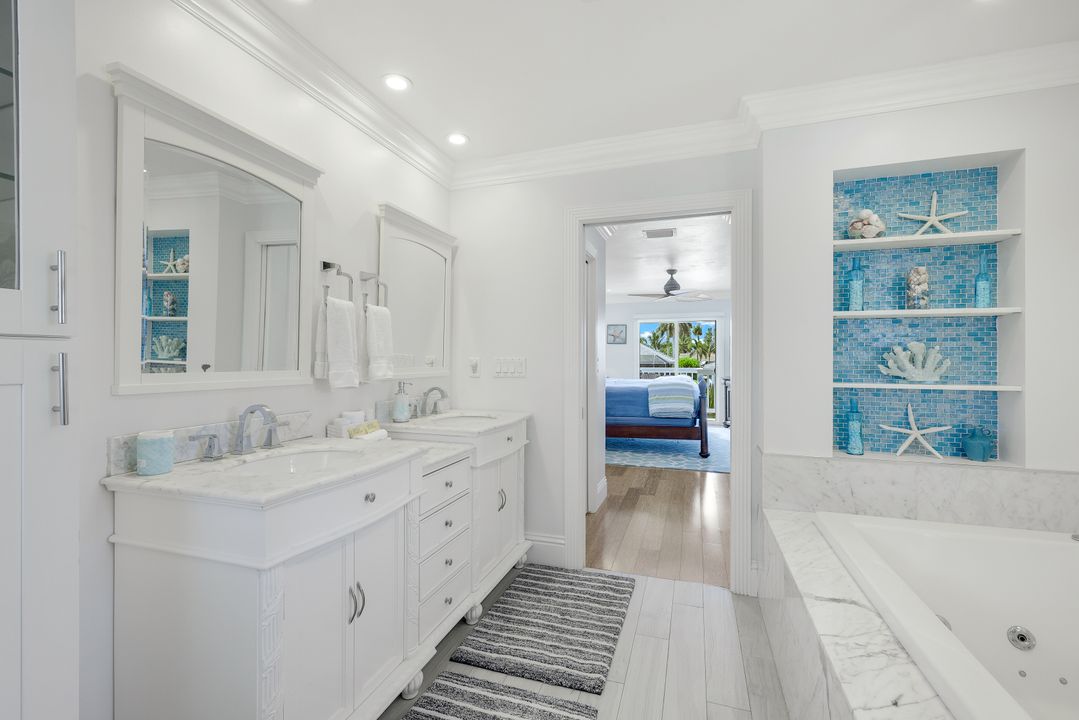 544 Seagrape Dr, Marco Island, FL 34145