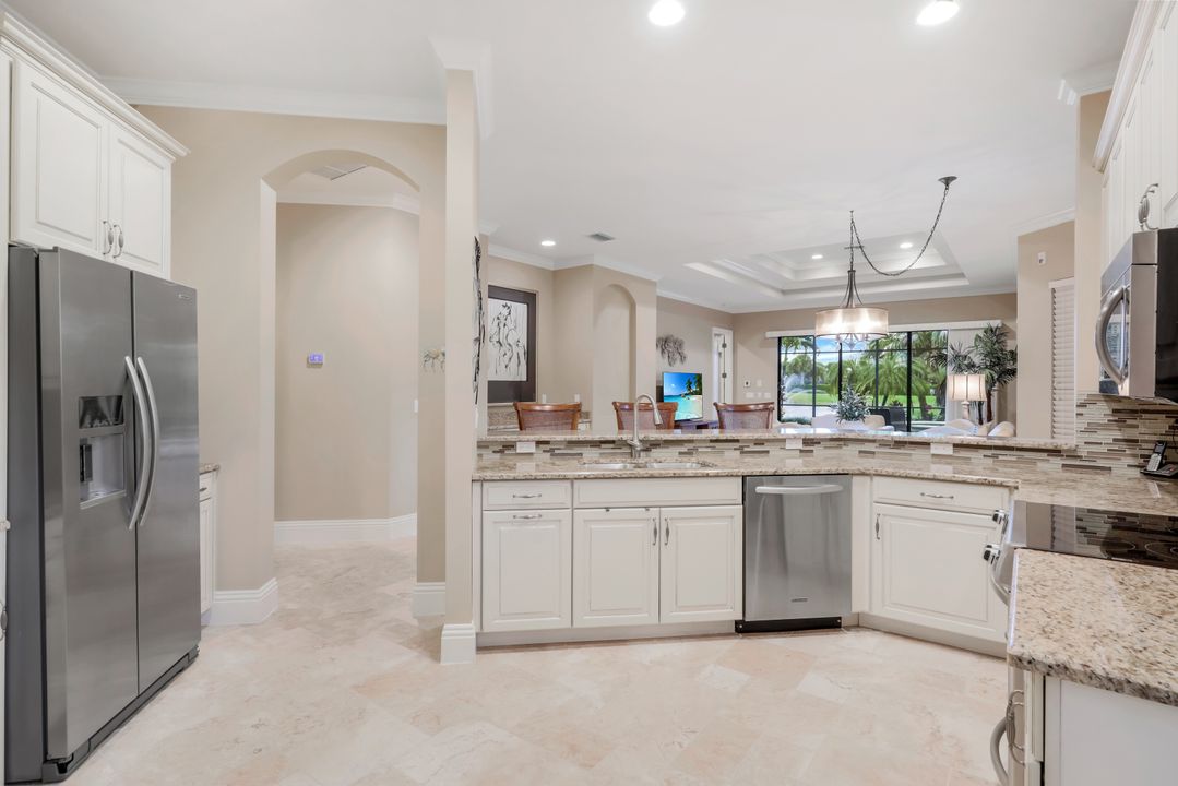 7598 Moorgate Point Way, Naples, FL 34113