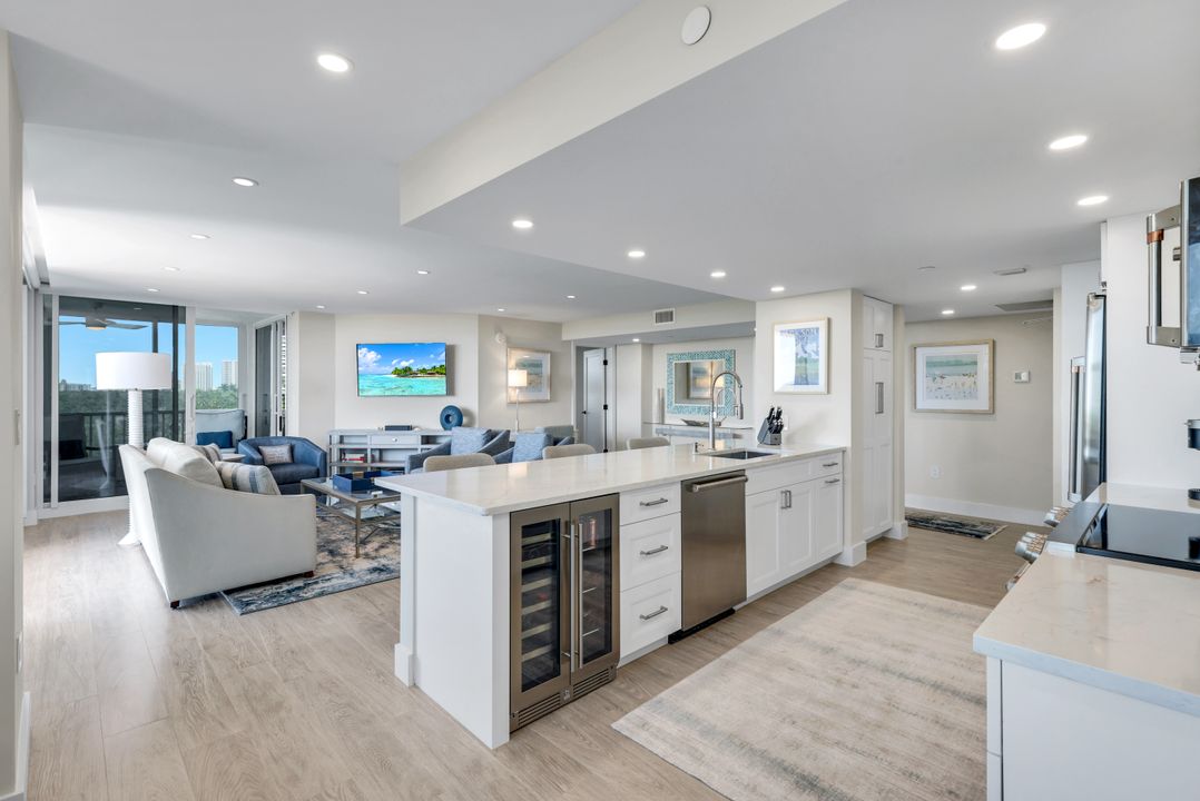 6101 Pelican Bay Blvd  #305, Naples, FL 34108