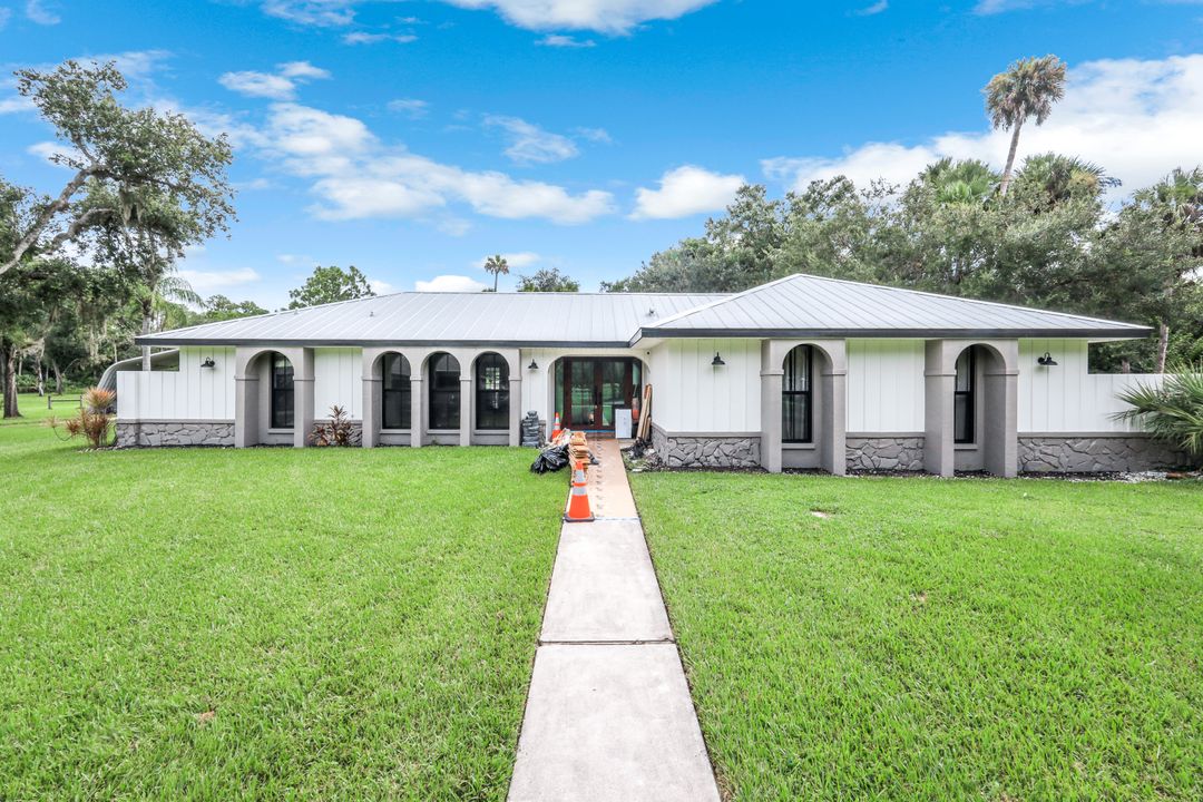 17451 Oak Creek Rd, Alva, FL 33920