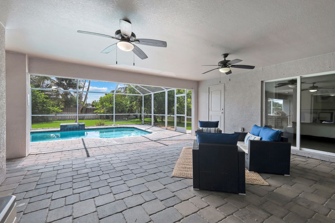 27741 Roslin Dr, Bonita Springs, FL 34135