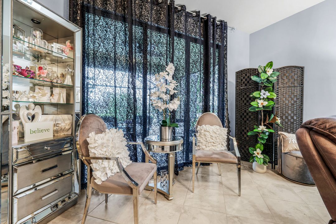 7659 Jacaranda Ln, Naples, FL 34114