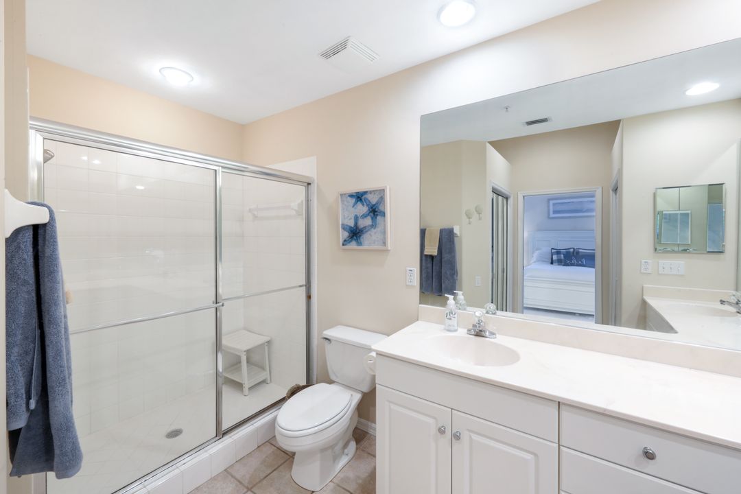8267 Parkstone Pl #302, Naples, FL 34120