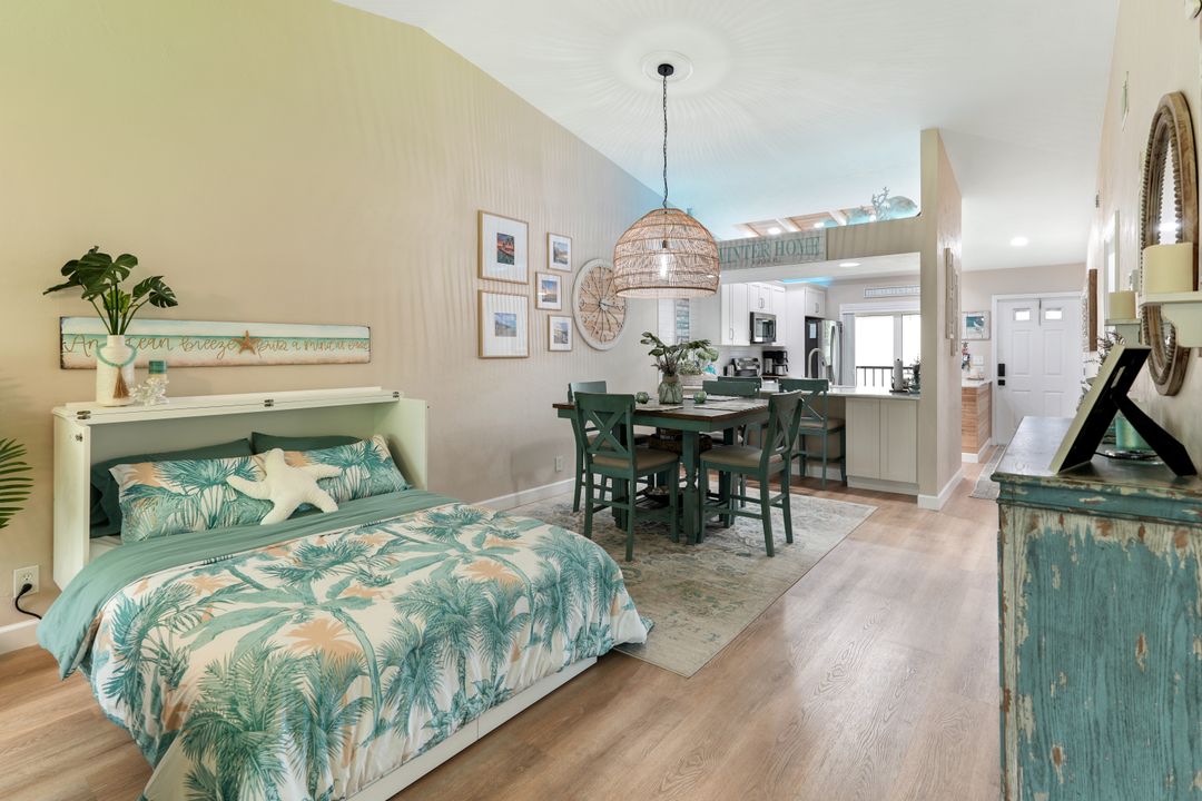 4240 Jack Frost Ct #6, Naples, FL 34112