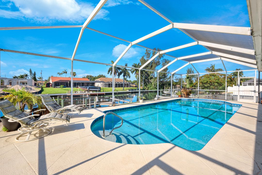 212 Kamal Pkwy, Cape Coral, FL 33904